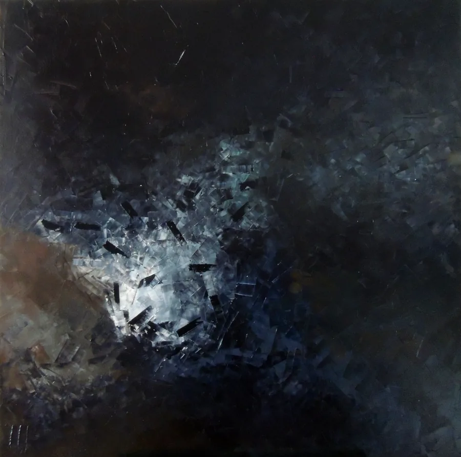 Une lumière grise traverse une composition très sombre