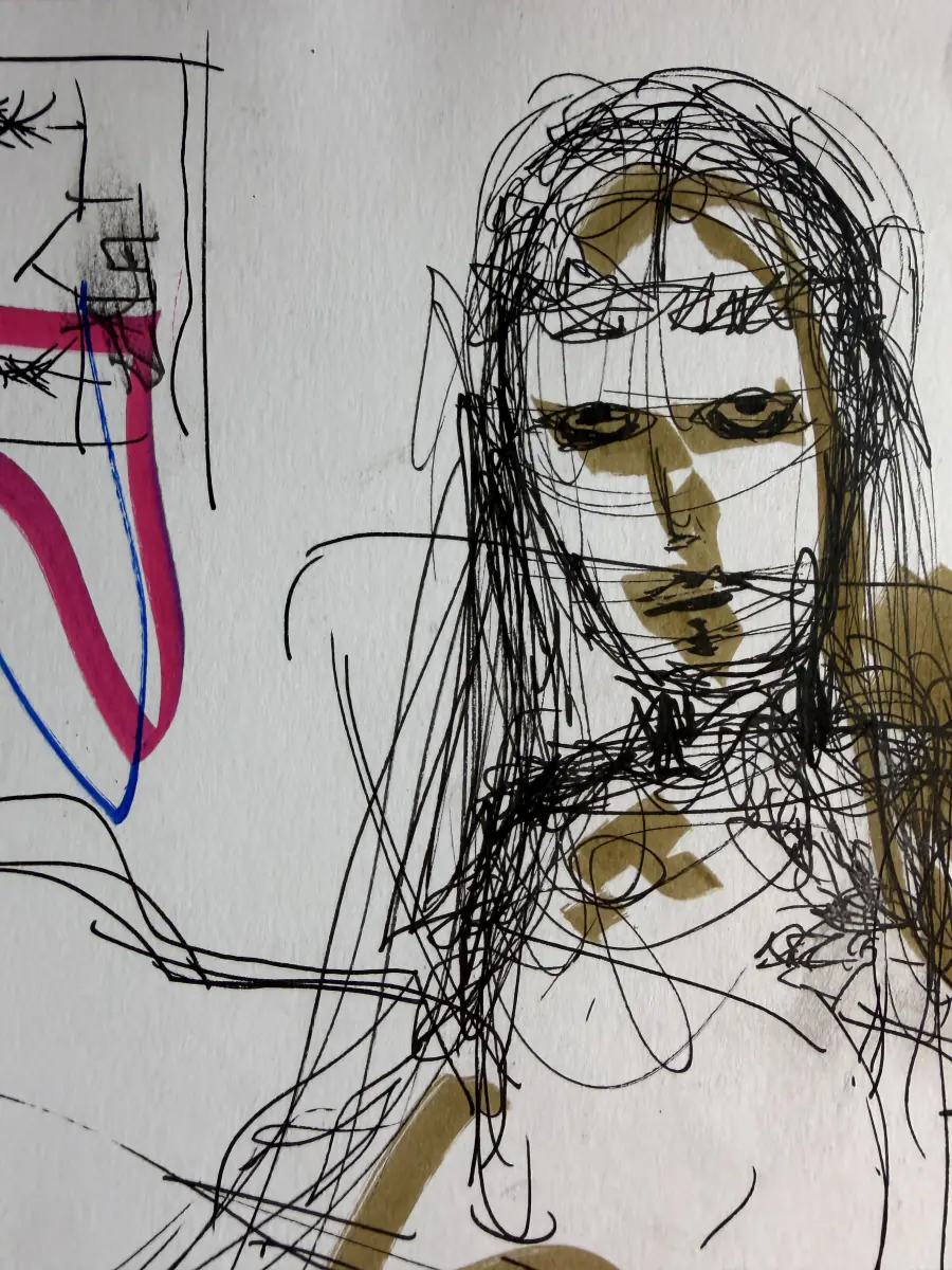 Une tête au stylo noir, touches vert olive et rose